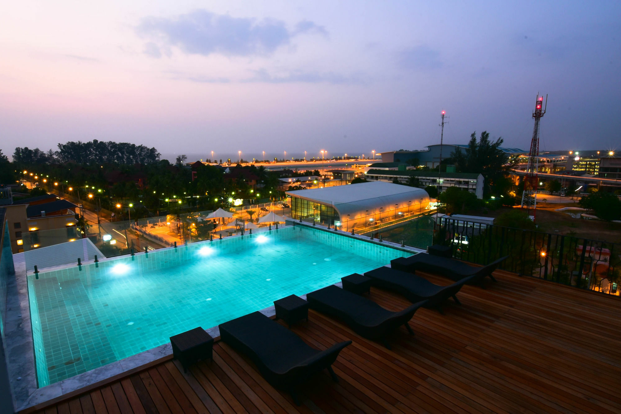 The Sixteenth Naiyang Beach Hotel Sha Plus Nai Yang Exterior photo